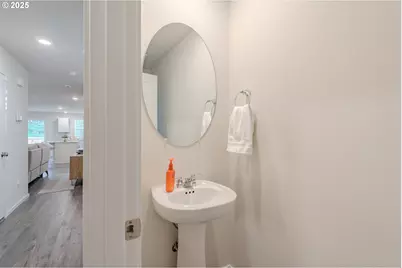 10404 NE 46th St, Vancouver, WA 98682 - Photo 17