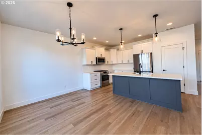 948 NE 17th Ave, Canby, OR 97013 - Photo 13