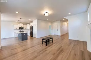 948 NE 17th Ave, Canby, OR 97013 - Photo 9