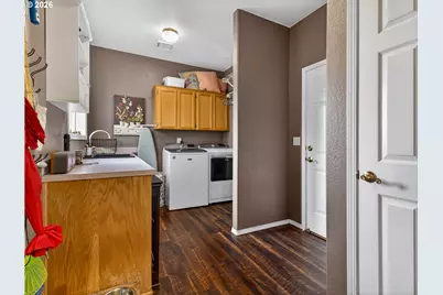 16431 SW Timberland Dr, Beaverton, OR 97007 - Photo 17