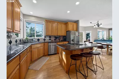 16431 SW Timberland Dr, Beaverton, OR 97007 - Photo 7