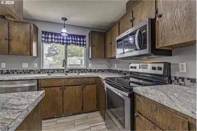 1412 Marlys Ct, Forest Grove, OR 97116 - Photo 5