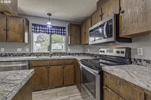 1412 Marlys Ct, Forest Grove, OR 97116 - Photo 5