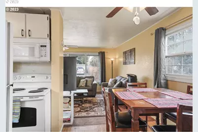 830 S 7th St, Cottage Grove, OR 97424 - Photo 11