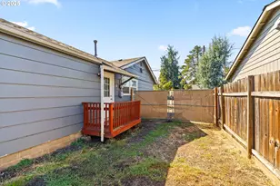 830 S 7th St, Cottage Grove, OR 97424 - Photo 33