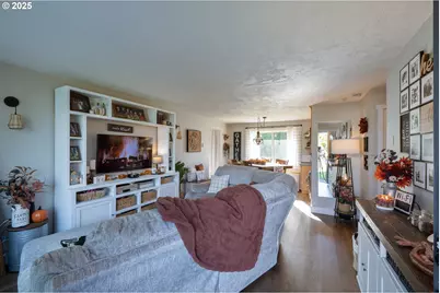 4009 Filbert St, Tillamook, OR 97141 - Photo 3