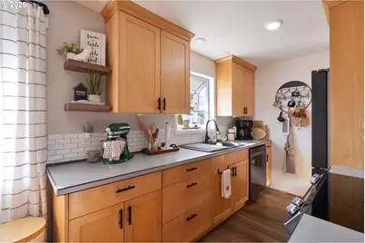 4009 Filbert St, Tillamook, OR 97141 - Photo 9