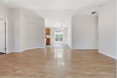 1655 S Elm #302, Canby, OR 97013 - Photo 7