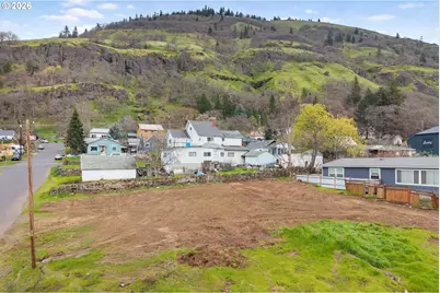 304 E Humboldt St, Bingen, WA 98605 - Photo 9
