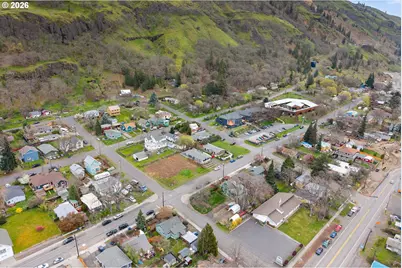 304 E Humboldt St, Bingen, WA 98605 - Photo 13