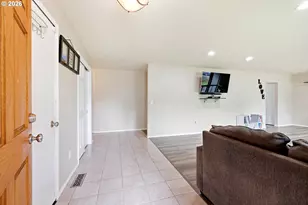 2893 NE Juniper Ave, Gresham, OR 97030 - Photo 13