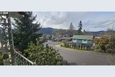 1123 SE Hawthorne Dr, Roseburg, OR 97470 - Photo 25