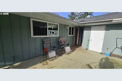 1123 SE Hawthorne Dr, Roseburg, OR 97470 - Photo 29