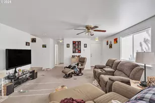 3397 Oak St, Florence, OR 97439 - Photo 5