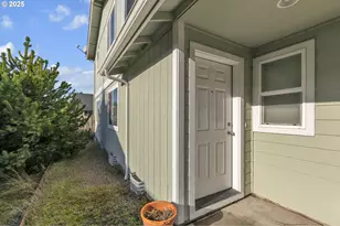 3397 Oak St, Florence, OR 97439 - Photo 3