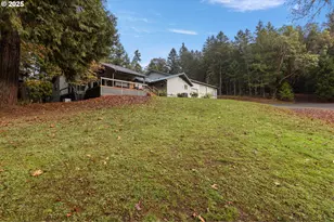 894 Colwell Hill Ln, Roseburg, OR 97471 - Photo 5