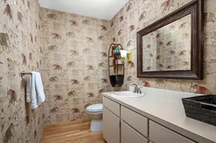 1060 Upper Devon Ln, Lake Oswego, OR 97034 - Photo 37