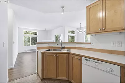 14635 SW Beard Rd #102, Beaverton, OR 97007 - Photo 17