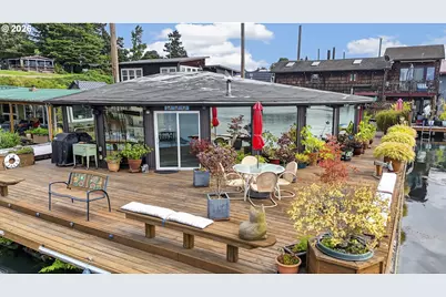 2055 N Jantzen Ave, Portland, OR 97217 - Photo 3