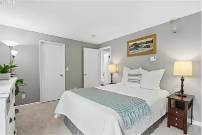 6928 SW Montauk Cir, Lake Oswego, OR 97035 - Photo 13
