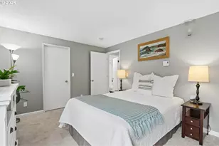 6928 SW Montauk Cir, Lake Oswego, OR 97035 - Photo 13