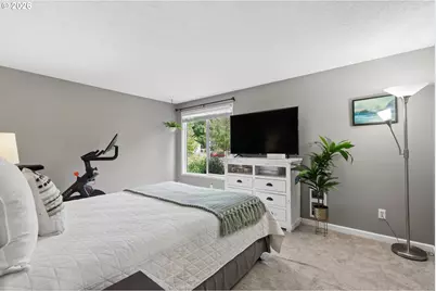 6928 SW Montauk Cir, Lake Oswego, OR 97035 - Photo 11