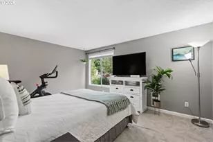 6928 SW Montauk Cir, Lake Oswego, OR 97035 - Photo 11