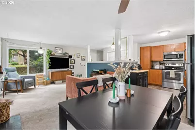 6928 SW Montauk Cir, Lake Oswego, OR 97035 - Photo 7