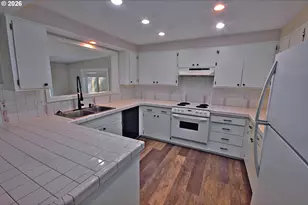 6296 Thurston Rd, Springfield, OR 97478 - Photo 9