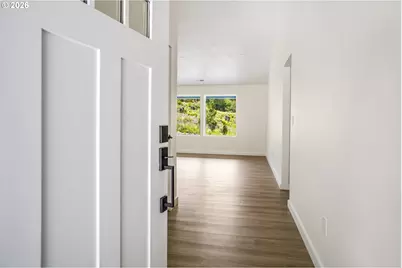 252 Wake Robin Ln, Longview, WA 98632 - Photo 3