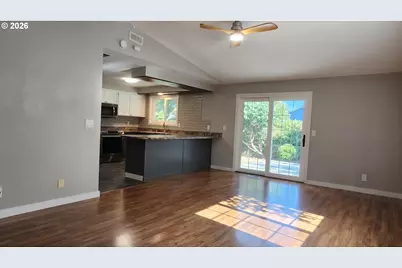 815 Valleywood Dr, Salem, OR 97306 - Photo 17