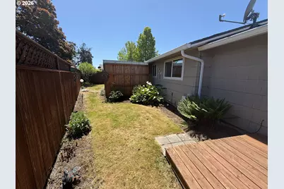 200 S Cascade Dr, Woodburn, OR 97071 - Photo 31