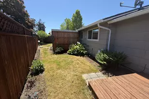 200 S Cascade Dr, Woodburn, OR 97071 - Photo 31