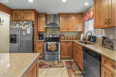 200 S Cascade Dr, Woodburn, OR 97071 - Photo 17