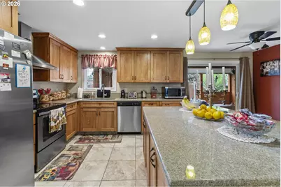 200 S Cascade Dr, Woodburn, OR 97071 - Photo 11