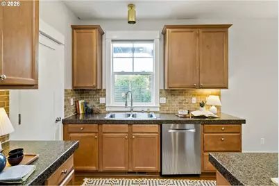 1314 NE Junior St, Portland, OR 97211 - Photo 17
