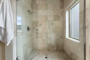 1660 NW Riverscape Dr, Portland, OR 97209 - Photo 29