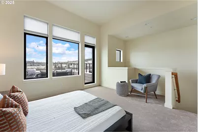 1660 NW Riverscape Dr, Portland, OR 97209 - Photo 17