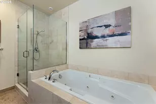 1660 NW Riverscape Dr, Portland, OR 97209 - Photo 25