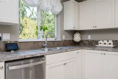 471 Vine Ave, Woodburn, OR 97071 - Photo 13