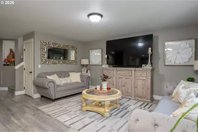 471 Vine Ave, Woodburn, OR 97071 - Photo 7