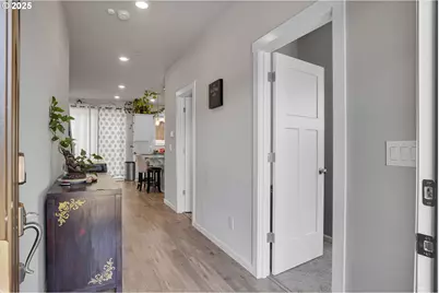 15487 SE Hawthorne Meadows St, Portland, OR 97236 - Photo 5