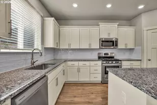 15487 SE Hawthorne Mdws St, Portland, OR 97236 - Photo 13