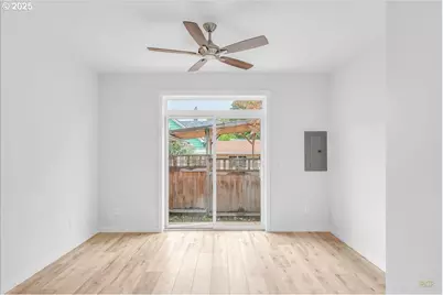 9418 N Bristol Ave, Portland, OR 97203 - Photo 11