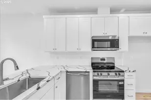 9418 N Bristol Ave, Portland, OR 97203 - Photo 9