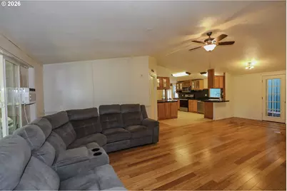 2892 Coos Bay Wagon Rd, Roseburg, OR 97471 - Photo 9