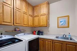 2002 Morning View Dr, Eugene, OR 97405 - Photo 41