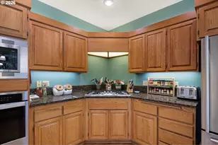 2002 Morning View Dr, Eugene, OR 97405 - Photo 11