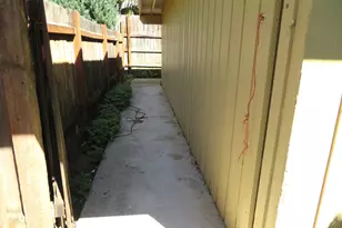 713 SE Englewood Dr, Hillsboro, OR 97123 - Photo 5