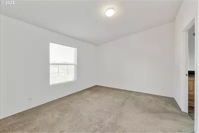 21100 NE Sandy Blvd #39, Fairview, OR 97024 - Photo 13